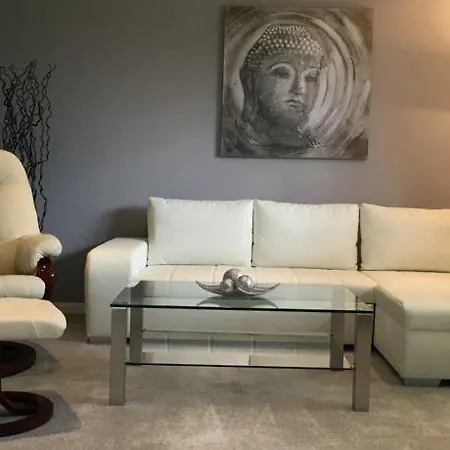 Apartamento Reetferienhaus Rauchseeschwalbe Zirkow